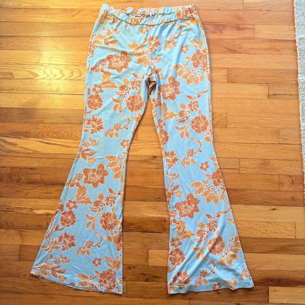 FREE PEOPLE Make A Statement Floral Flared Bell Bottom Pants Paisley size Large - Picture 2 of 7